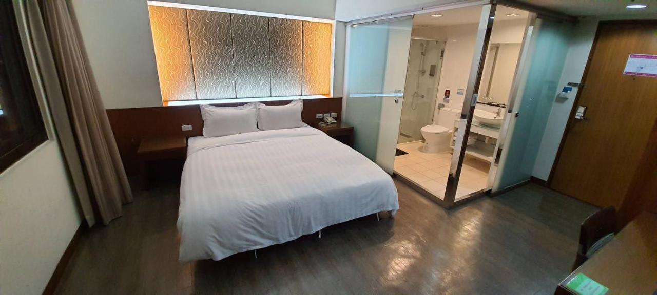 Tapeng Bay Holiday Hotel Donggang Buitenkant foto