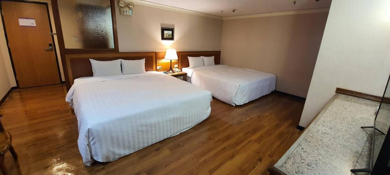 Tapeng Bay Holiday Hotel Donggang Buitenkant foto