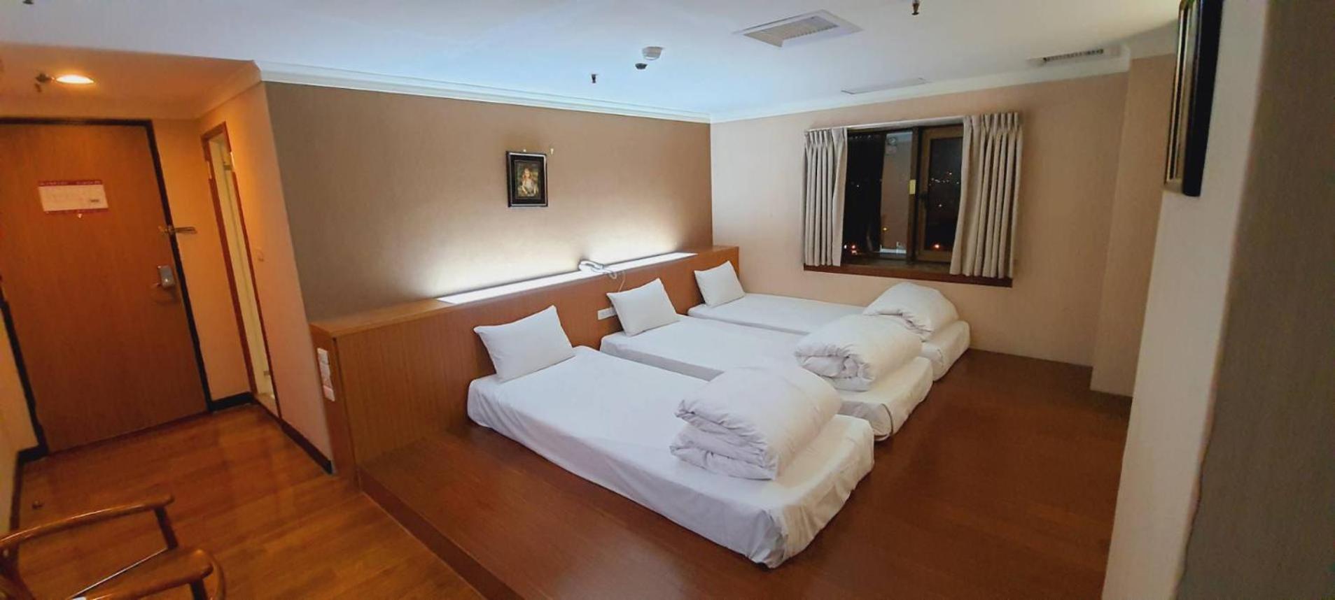 Tapeng Bay Holiday Hotel Donggang Buitenkant foto