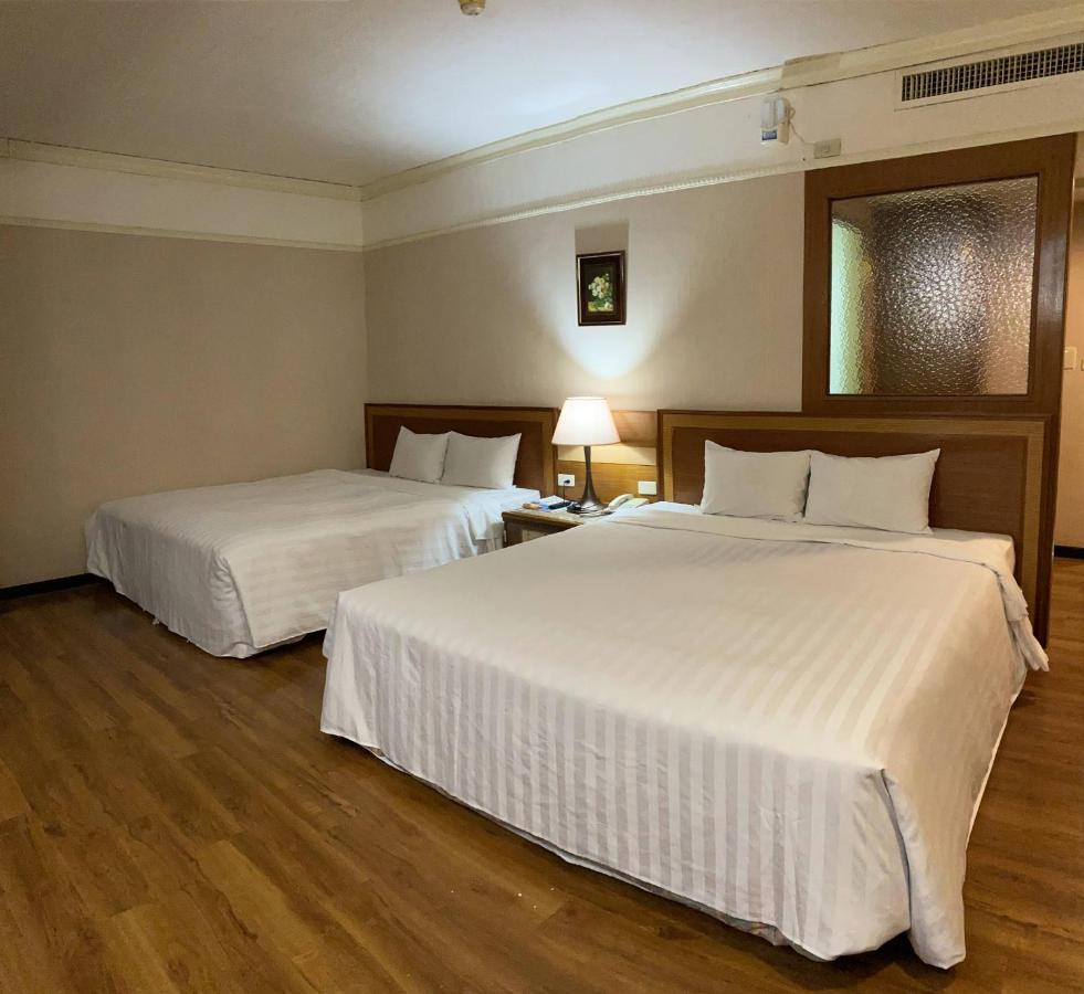 Tapeng Bay Holiday Hotel Donggang Buitenkant foto